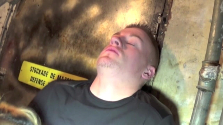 Raw French Bad boys: Latina gêmea fodida por garoto curioso hetero