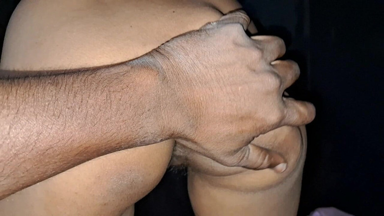 Rakesh: Indian Desi Hauswaif Rani Bhabhi Ki Chudayi Husband Ne Room...