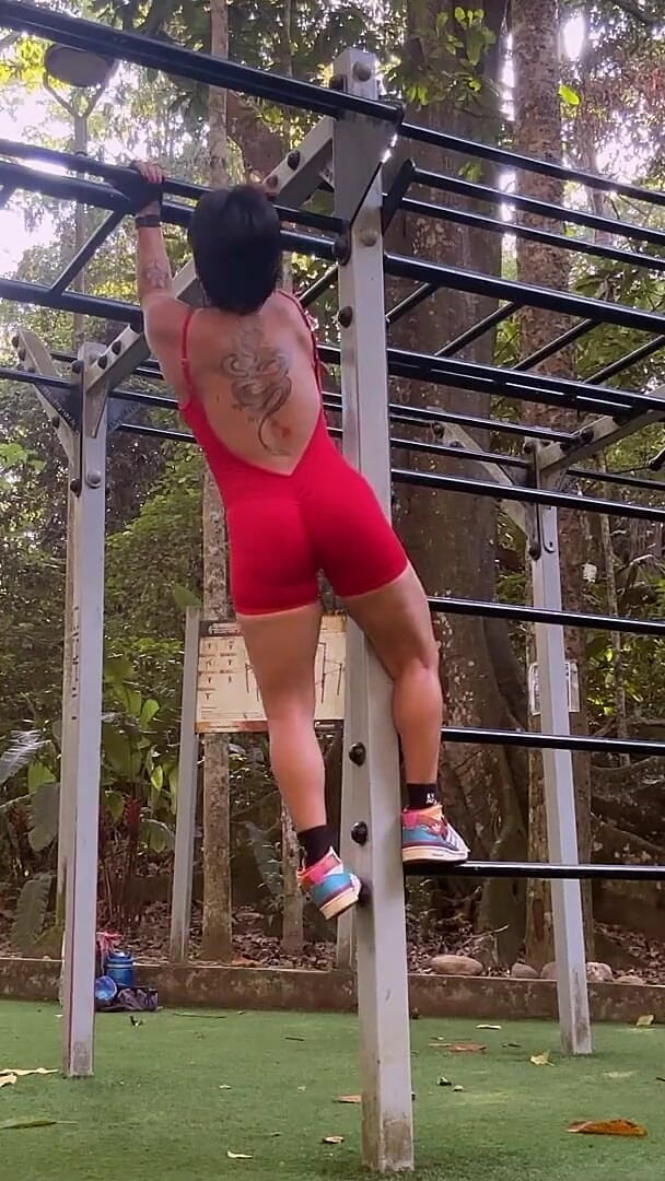 LunaBigBooty: Treinamento De Corpo Inteiro Com Uma Predominância De Pulldowns