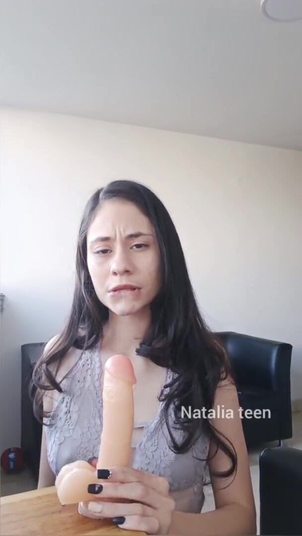 Natti natti: Natalia melakukannya di atas meja