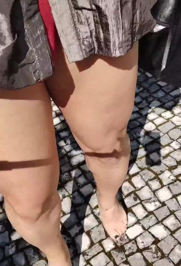 Joana Love: Đến thăm một nghĩa trang và một nhà thờ