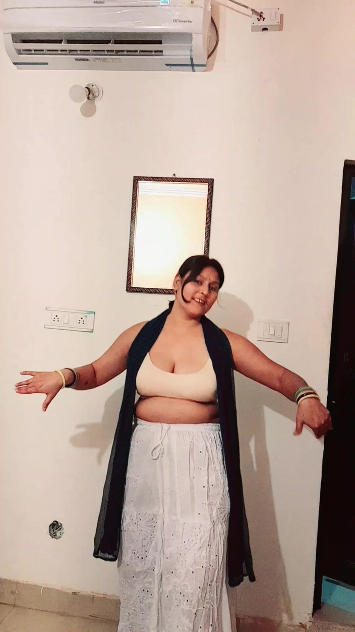 Puja555: Tančící desi manželka Puja Bhabhi