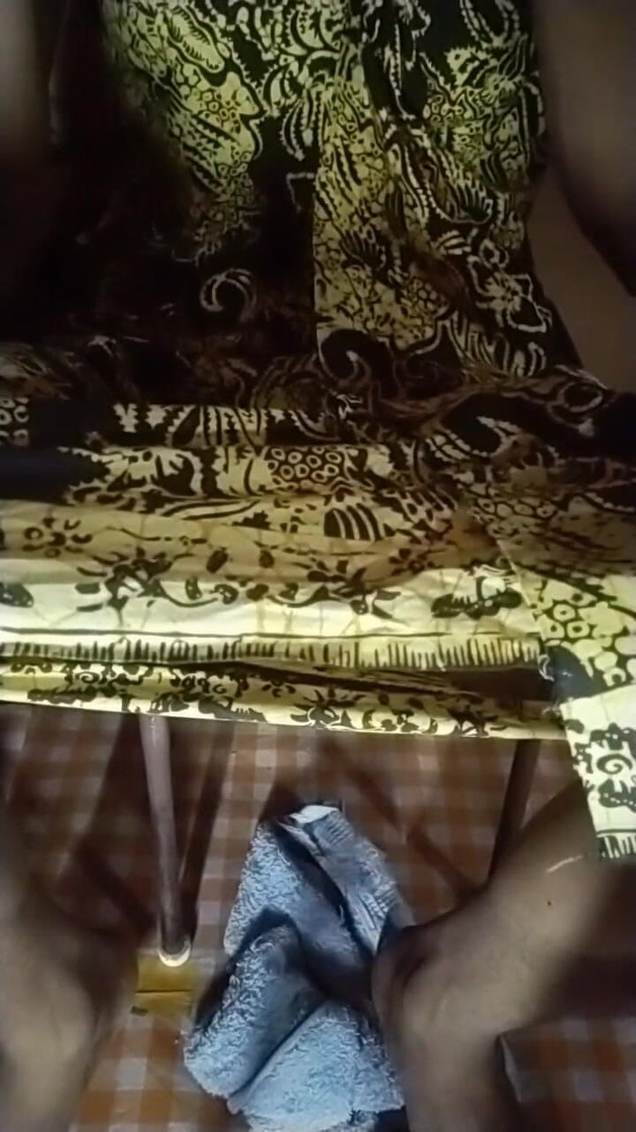 Anistasya Bella: Unty’s Batik Tissu Kemban... Se masturber avec un gros et...