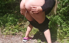 Dirty Tina: Kencing berganda di luar di Norway