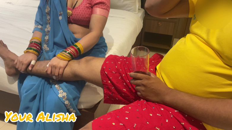 Your Alisha: Dueño de casa seduce a la criada y la folla