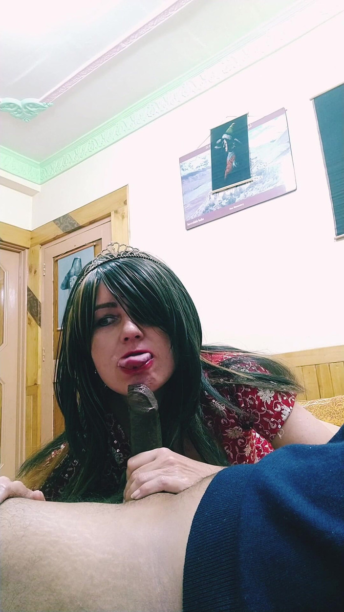 Bolly Karma: Super puta mamada por madrastra