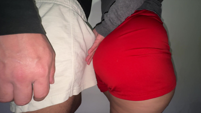 CoupleOfHotSins: Mulher Rabuda Toca No Pau Ereto De Um Estranho.