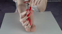 Homemade_Handjob: Kuku panjang dan dildo