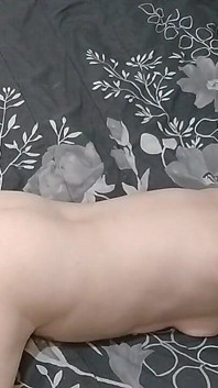 Vyprstěná a drsně ošukaná její sladkou drobnou kundičkou