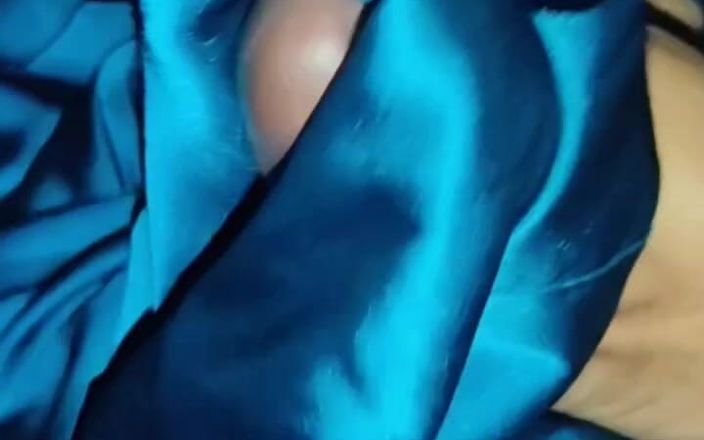 Satin and silky: Порно дрочка в атласном шелке - дрочка с синей атласной шелковистой шальваром медсестры (20)