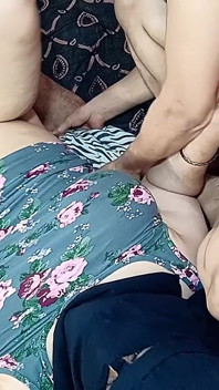 Fudendo buceta de peitos grandes indiana bbw tia por pau grande em trio missionário