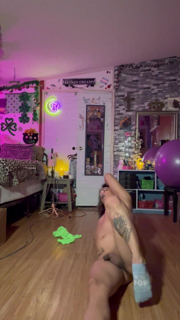 TSJade95: Drăguță când plângi dans senzual în pielea goală