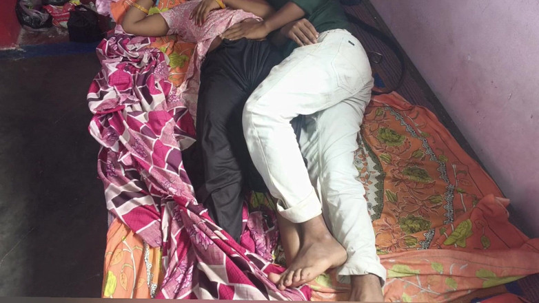 Sobha rani: Mädchen ki mast relai video hit video