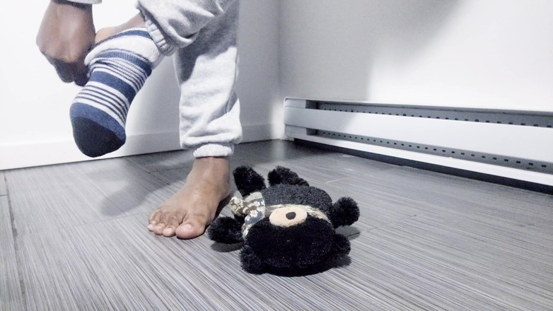 Soft Soleman: Eu brinco com plushes, descalça (2025)