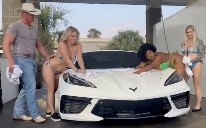 Kora Bell: Carwash: Soap, Suds &amp; Seduction