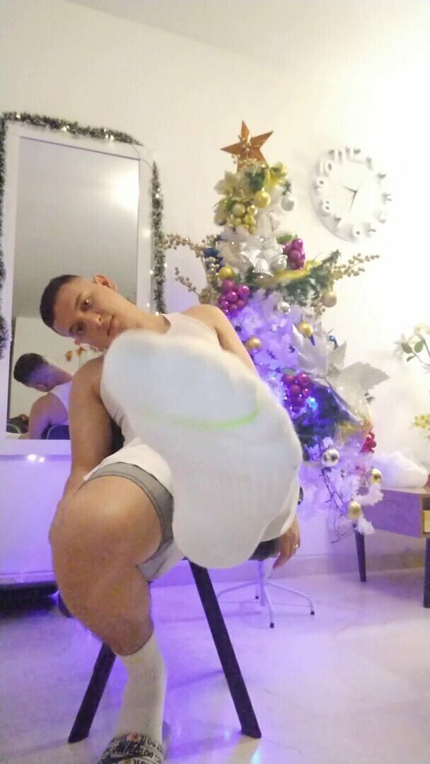 Tomas Styl: 我敢让你看他的脚自慰