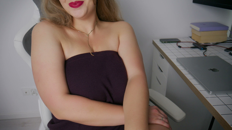 Mrs Wetslavs: Arbeit ist langweilig. Schließ deinen Computer und konzentriere mich!