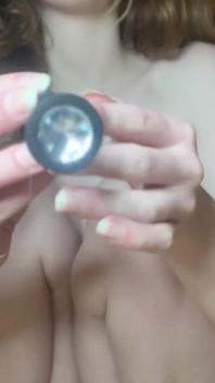 Spelen Met Een Anale Plug En Ermee Masturberen