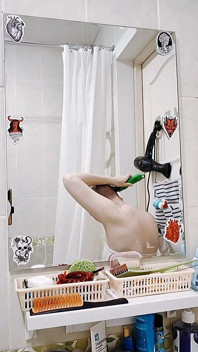 Îmi rad capul chel