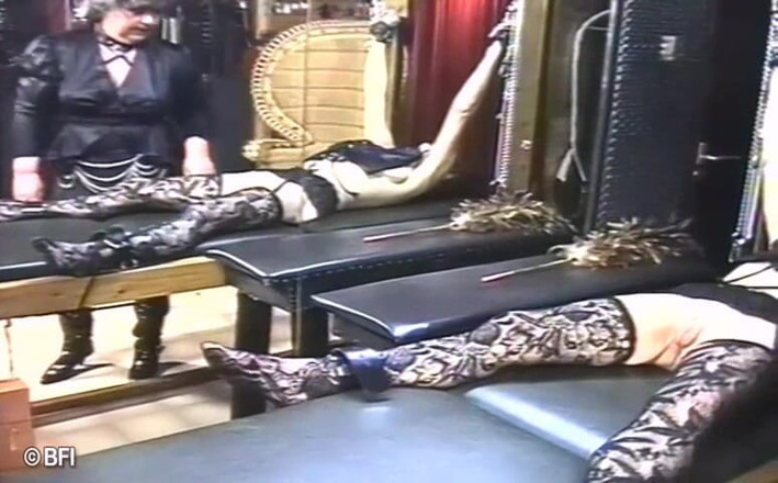 Hardcore slave sex: Penghinaan seorang wanita