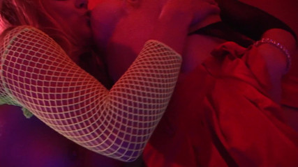 LesbianFantasies: Секс-ніч між жадібними і завжди гарячими колегами