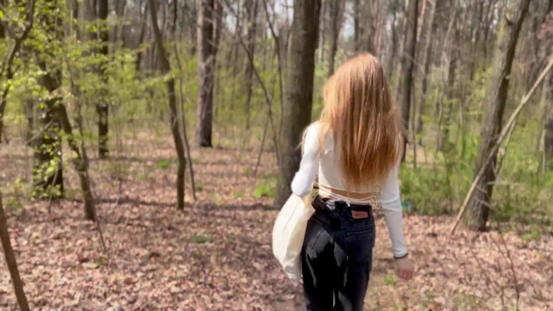 Bunny Rabbits: 18 anos, menina foi fodida em um parque