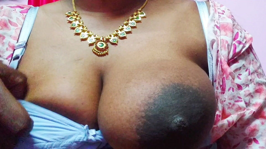 Beautiful Desi Boobs (Desi Mohini)