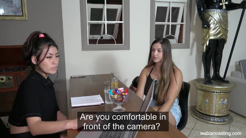 LesbianCasting: Deneyimli Japon ajan ve ateşli sarışın lezbiyen