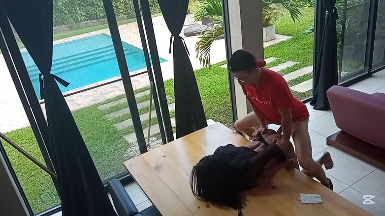 Valera Toro: Trans menina colombiana é fodida no tablet ando sofá cama