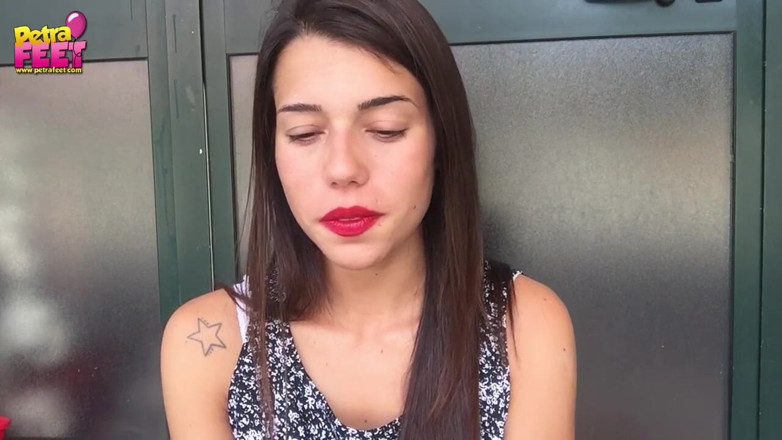Smokin Fetish: Sweet teen first time smoking on cam