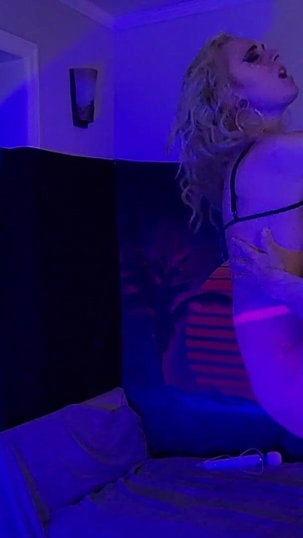 Vince May Trans: Black Light Sex with My Hot Trans Friend