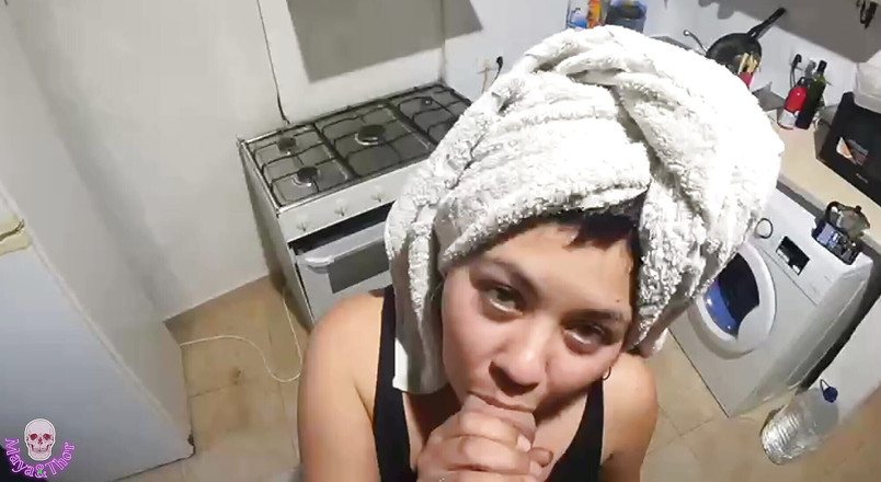 Mayay Thor X: Zlobivá manželka přijímá technika bez kalhotek a podprsenky