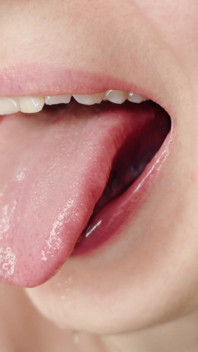 Saliva cuspindo fetiche