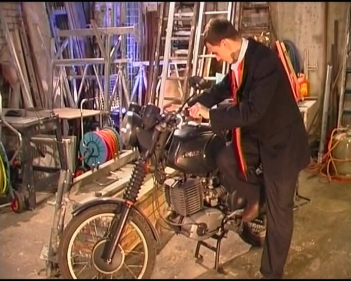 Deutsche XXX Filme: Almanya'dan bu klas sarışın bayan amıyla oynamayı seviyor