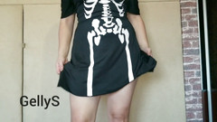 GellyS: Sexy Gelli masturbuje v kostýmu čarodějnice