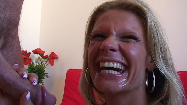 Deutsche Omas: Hot granny sucks a massive cock then rides it to...