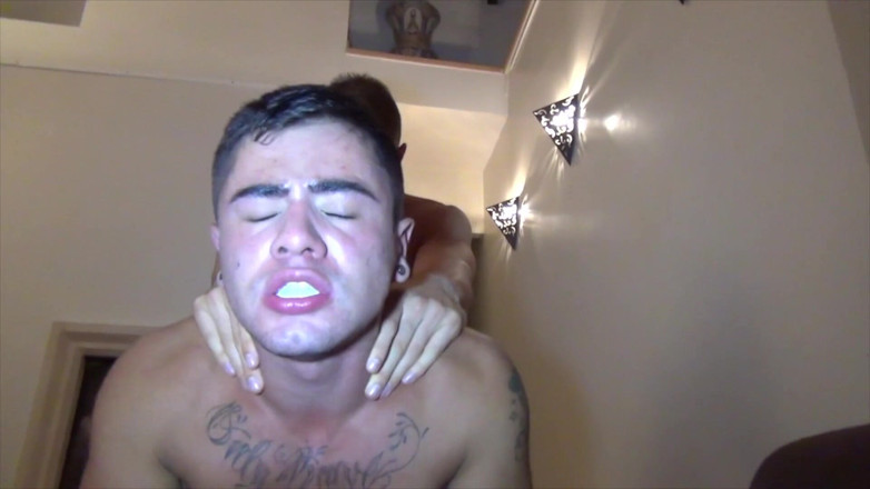 Ridley Dovarez | Gaysight: Jordan Fox si spoglia il culo di un giovane ragazzo...