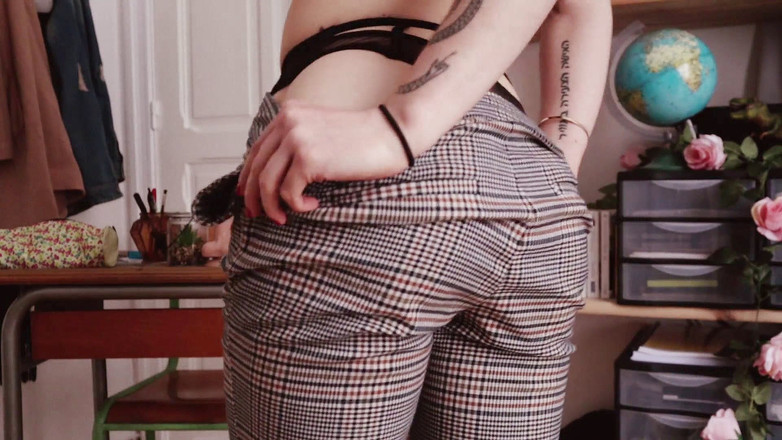 Madelaine_Rousset: Učitel JOI - chycen během zadržení