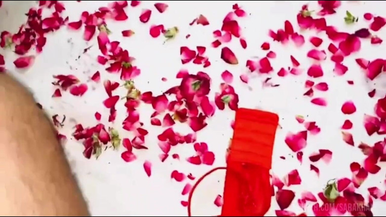 Sarakhan: Vdaná noc s nevlastním bratrem