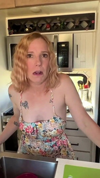 Pomaganie w wakacyjnym stresie mojej macochy - Jane Cane, Shiny Cock Films