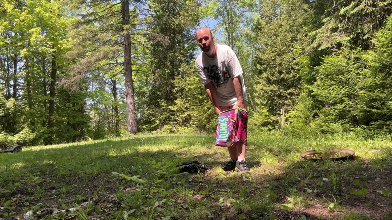 Bigwhitecock: Dezbrăcându-mă afară