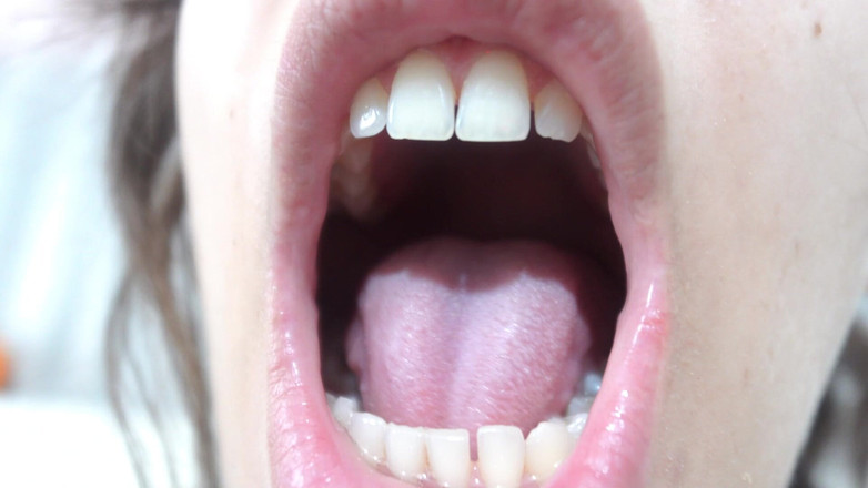 AmayaMori: मेरी भारतीय सौतेली बहन मुझे अपने मुंह के अंदर अपनी जीभ और दांत दिखाती है