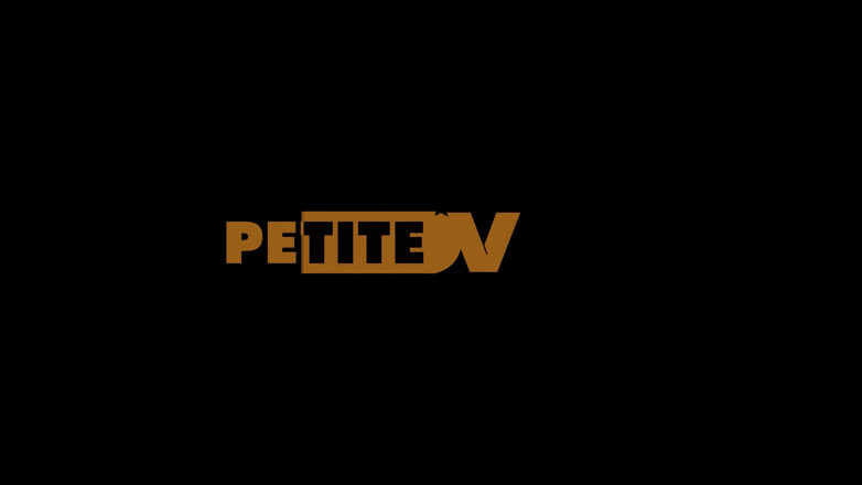 Petite POV: Bakış açısı - yarağa binen influencer Kate Rich söyleneni yapıyor