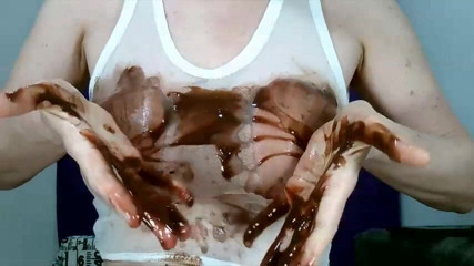 Brazilian_Miss: Bagno tette, tette e capezzoli con cioccolato