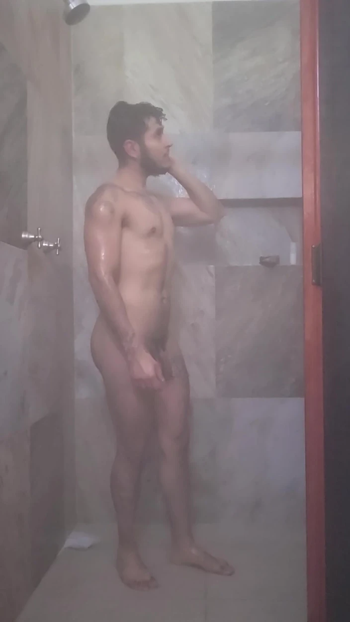 Alxndr McFee: CZY WEZBIERZESZ ZE MNĄ PRYSZNIC?