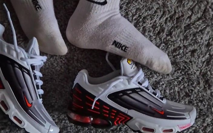 Sneakersmax98: Fodida duro depois de jogar com Nike Tn