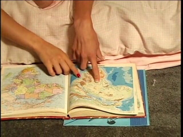 Girls Allowed: Lesbické děvky a spousta hraček