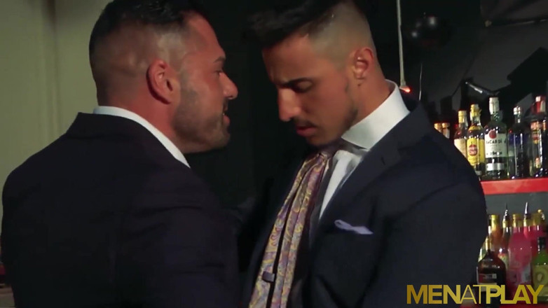Menat Play: Menatplay - musculoso Gabriel Lunna follada anal por Klein Kerr
