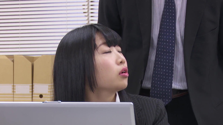 Caribbeancom: Japanese teen with hairy pussy rides small dick in office