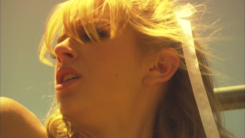 My MILF: Rubia salaz le da a su esposo una mamada humeante...